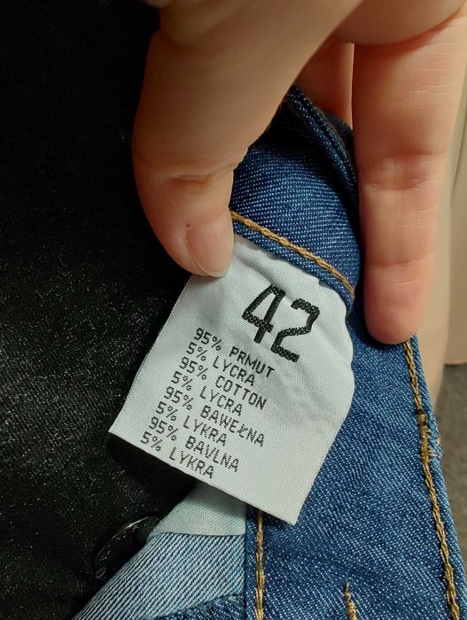 Jeansowa bawełniana elastyczna krótka spódnica kloszowana cienka