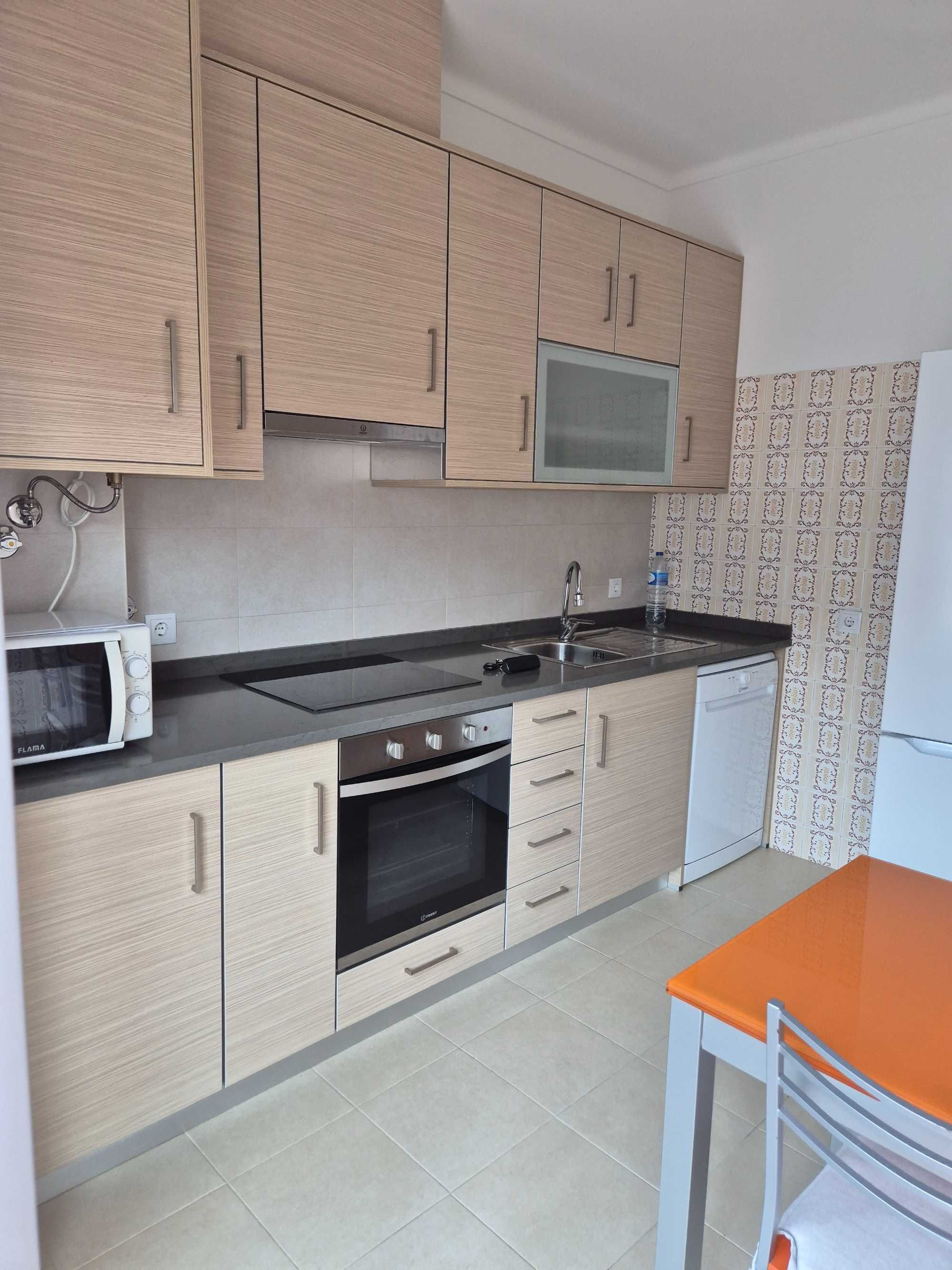 Arrenda-se apartamento T2 +1