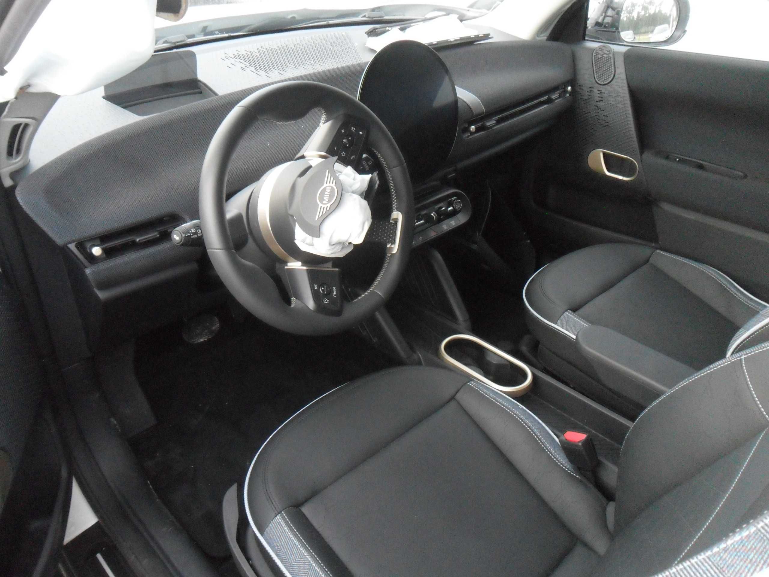 MINI 3 Portas Cooper SE Classic M (2024)