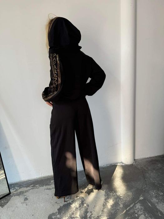 Elegancki komplet dres z cyrkoniami logo paparazzi