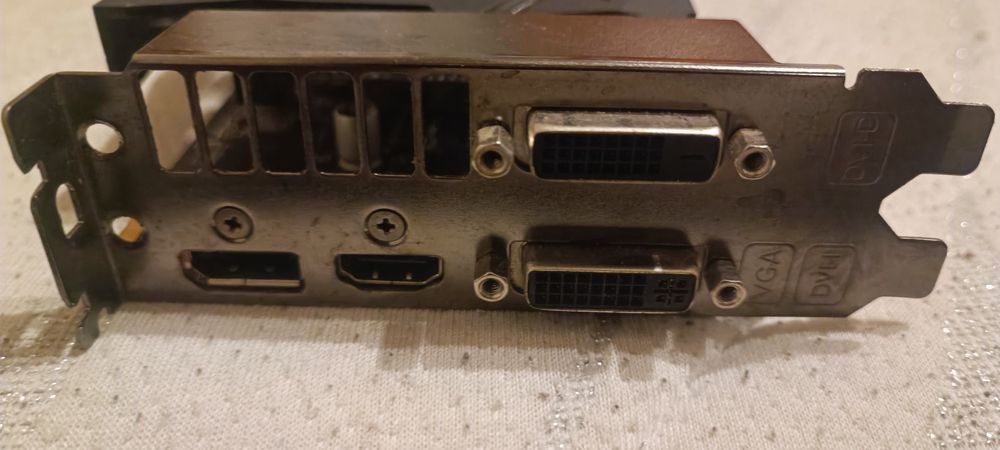 And Radeon R7 370 Series 2GB