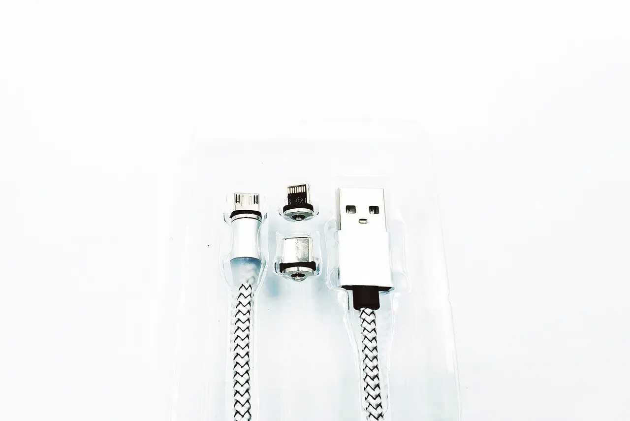 Магнитный кабель 3 в 1 для телефонов Type-C, Micro USB и Lightning