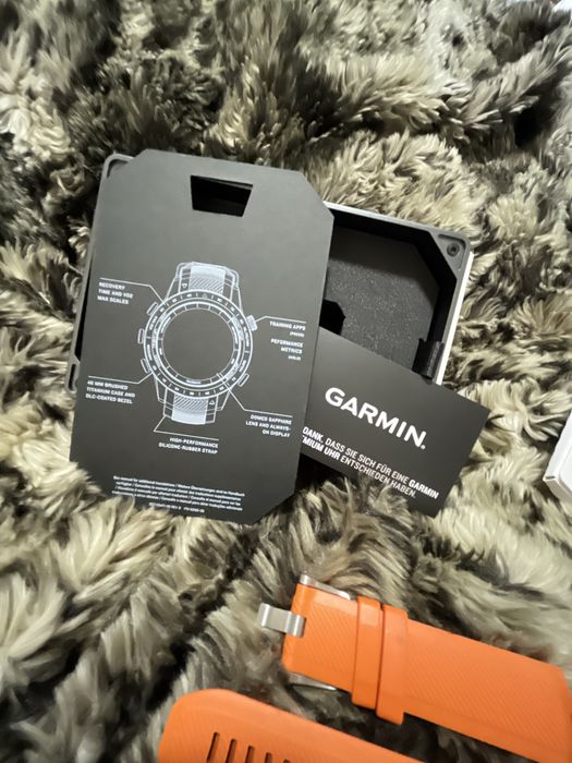 Garmin MARQ premium watch (acessórios gratuitos)