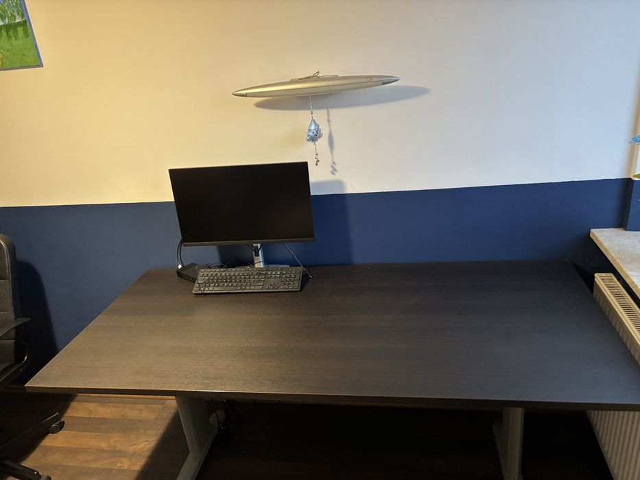 Biurko automatyczne, drewniane. Sprowadzone z zagranicy 80x180 cm
