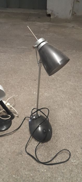 Candeeiros de teto e de secretária