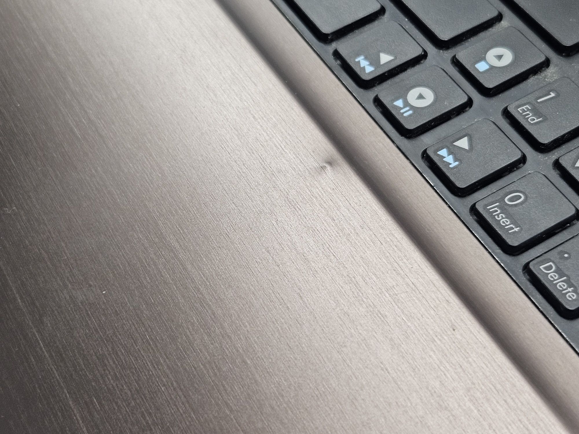 ASUS X53S k53sv I7 Nvidia GT540M SSD 6GB RAM