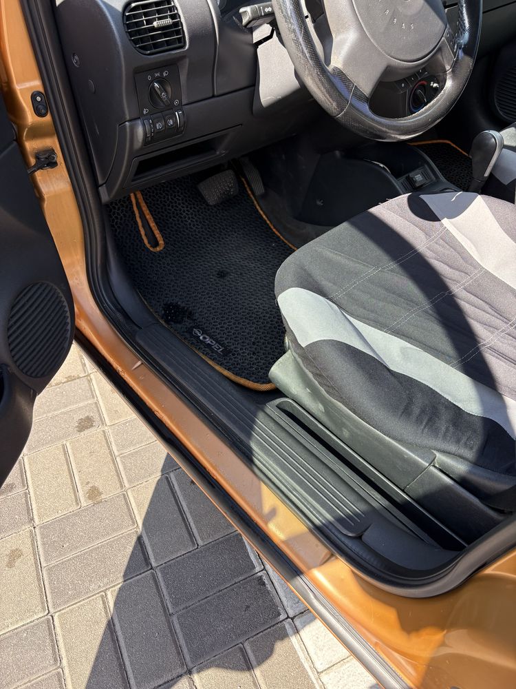 Автомобіль Opel corsa 2005