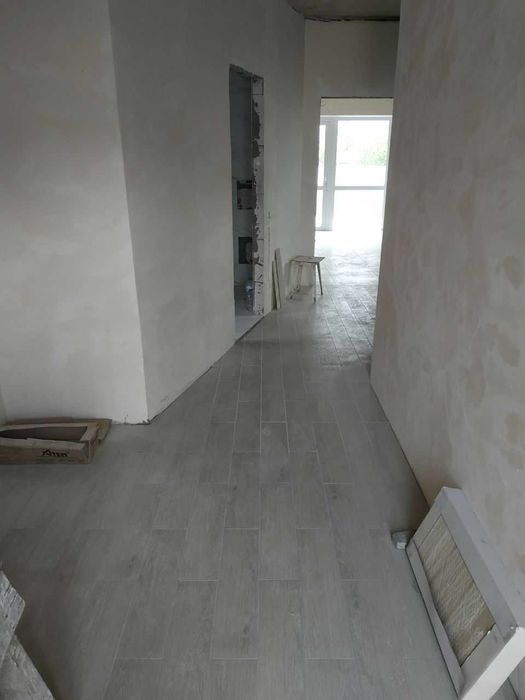 Дом Нерубайское. в центрі 2 поверхи  новий з усім пакетом документів