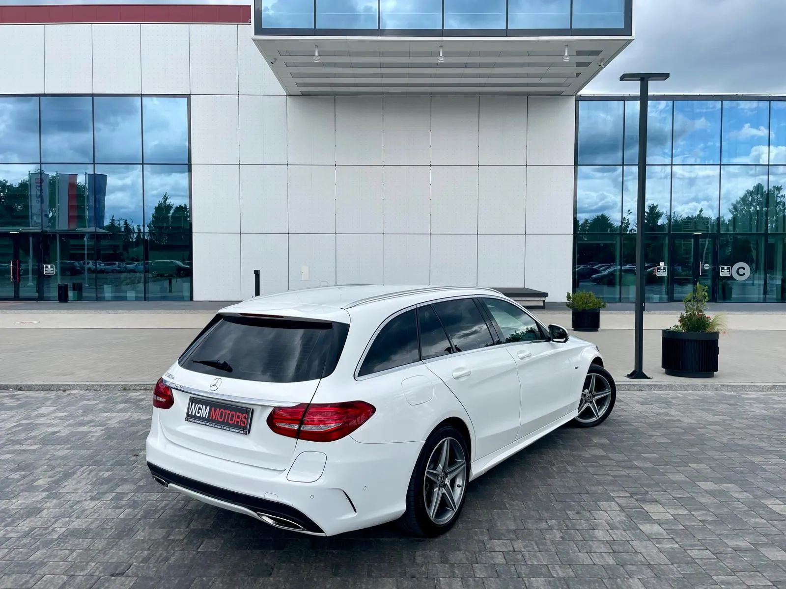 Mercedes-Benz Klasa C Hybryda Plug-In/High Performance LED/Biała perła/Możliwa zamiana