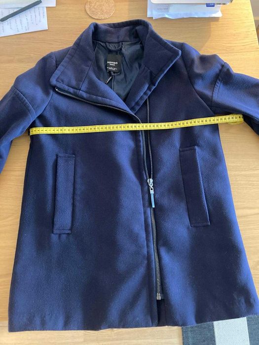 Casaco azul marinho MANGO com bolsos laterais