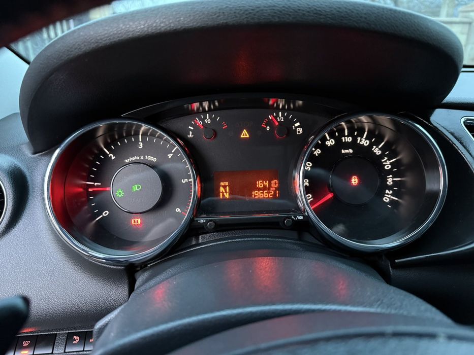 PEUGEOT 3008 пробіг 197 тис км