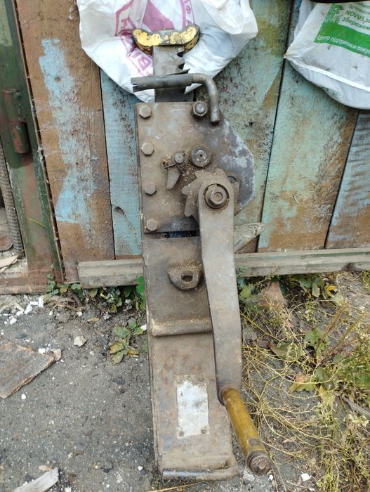 Вагонний домкрат