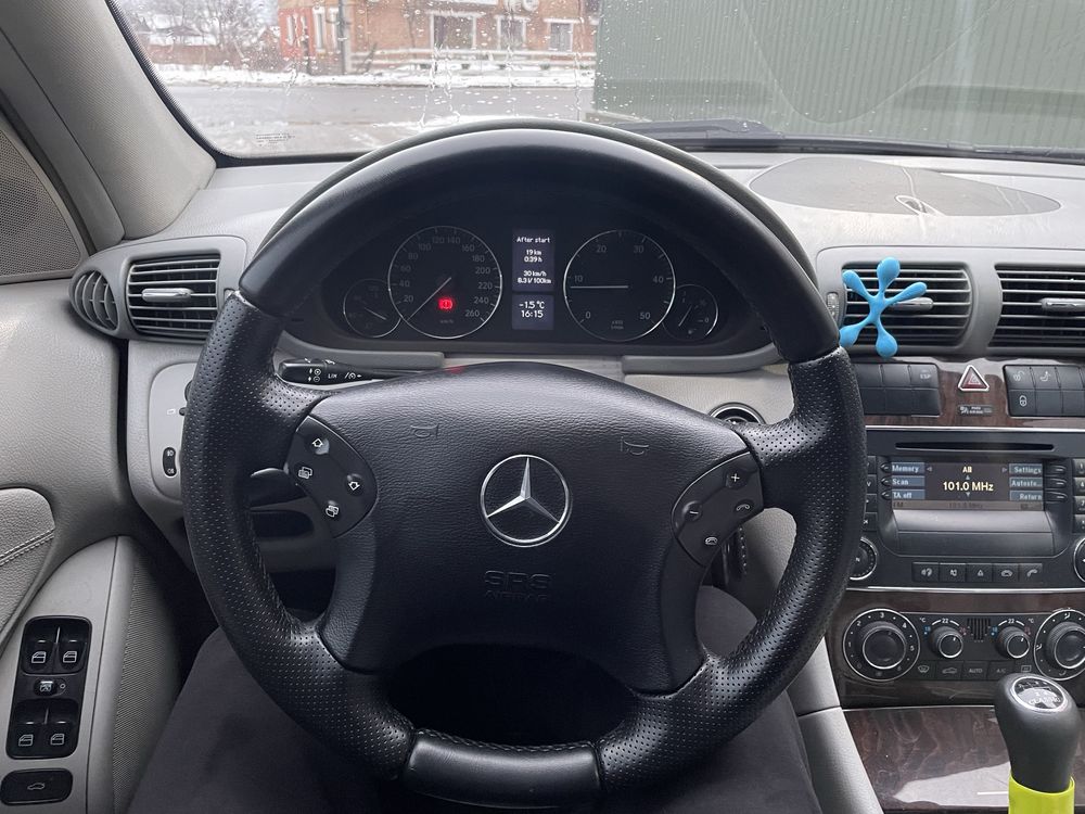 Mercedes-Benz w203 c200 CDI