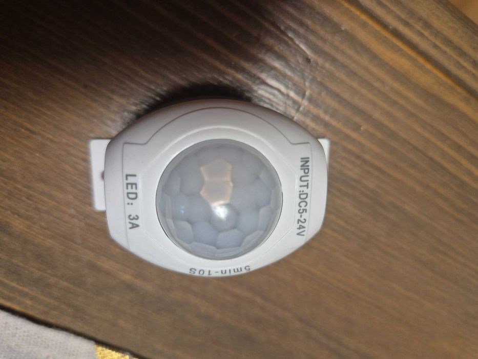 Czujnik PIR do oświetlenia