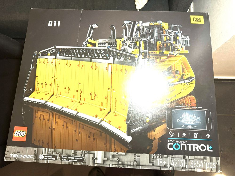 Klocki LEGO 42131 Cat D11 buldożer sterowany z smartphona NOWE