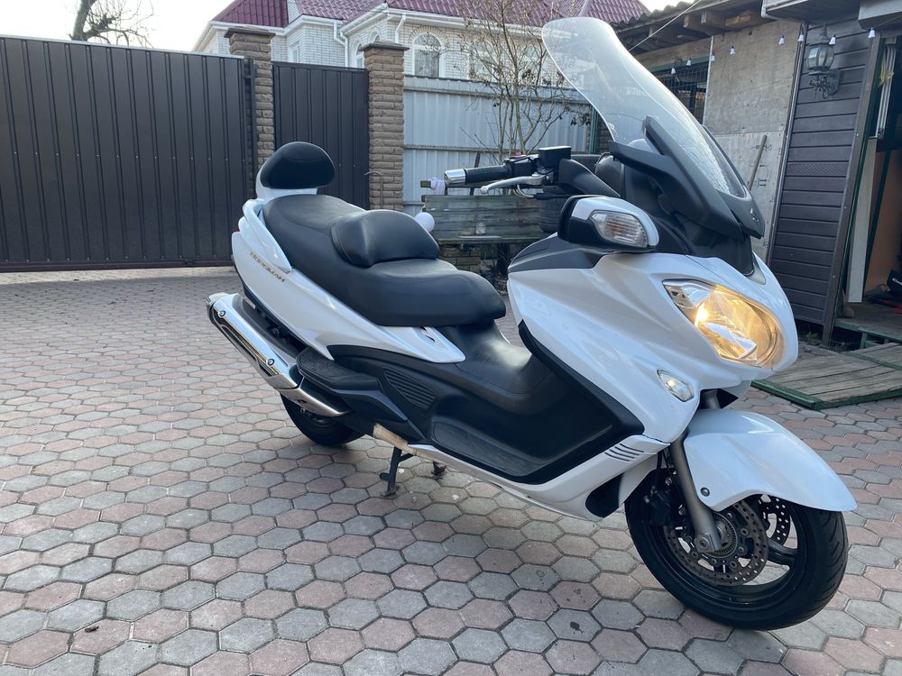 Максі-скутер Suzuki Burgman 650 2014