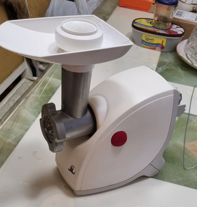 Продам 2 в 1 мясорубка овощерезка  Moulinex 1400w