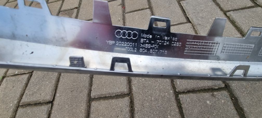 Ramka grila Audi Q5 80A