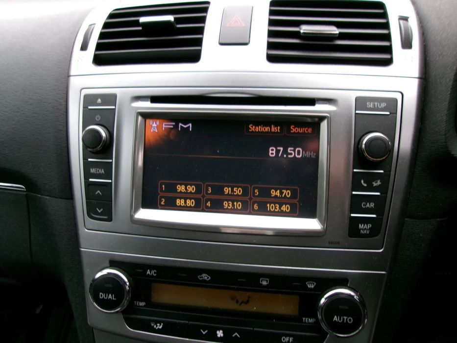 RADIO 2DIN WYŚWIETLACZ NAVIGACJA AVENSIS T27