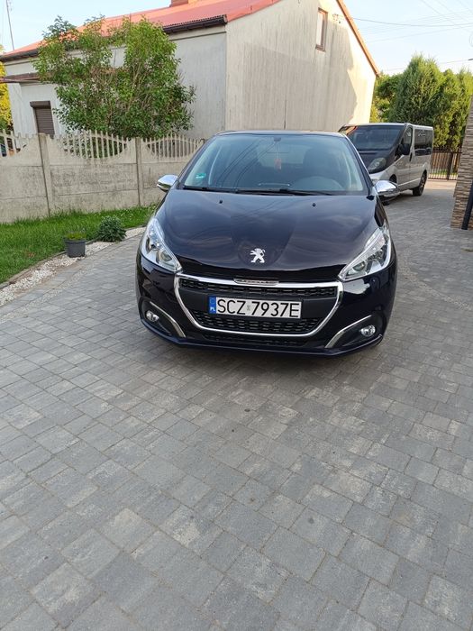 Peugeot 208 nawigacja bezwypadkowy