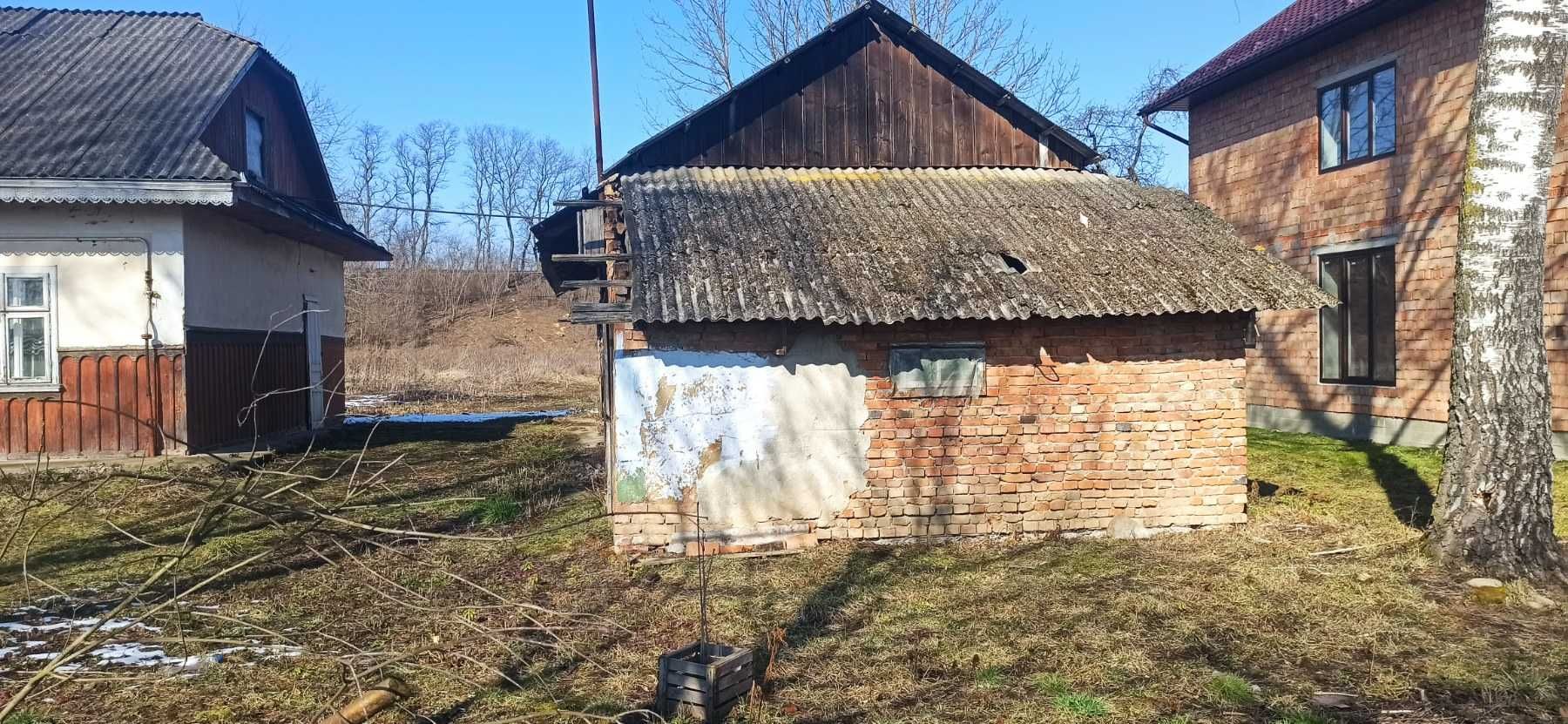 Продається господарство в селі Горішнє Залуччя попри центральну дорогу