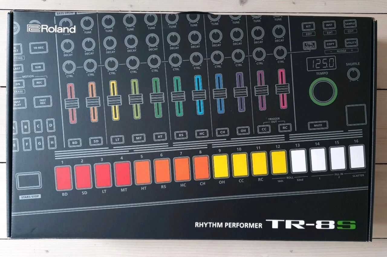 Roland TR-8S drummachine