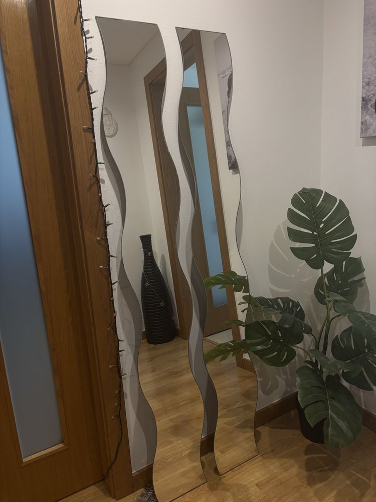 Conjunto de 2 Espelhos IKEA “Kling” com Suportes Originais