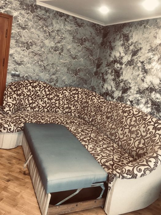 Продам кутовий розкладний диван