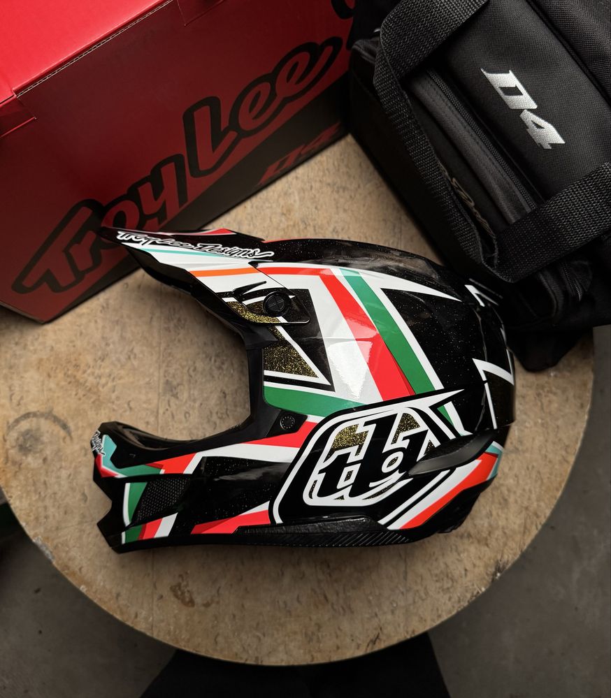 *NOWY* Kask Troy Lee Designs D4 Carbon Frames S lub M lub L XL Mips