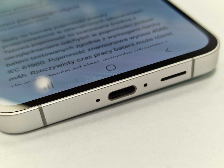 Samsung Galaxy S24 FE 5G/ 8GB/ 128GB/ Mint/ Grade A/ + ładowarka