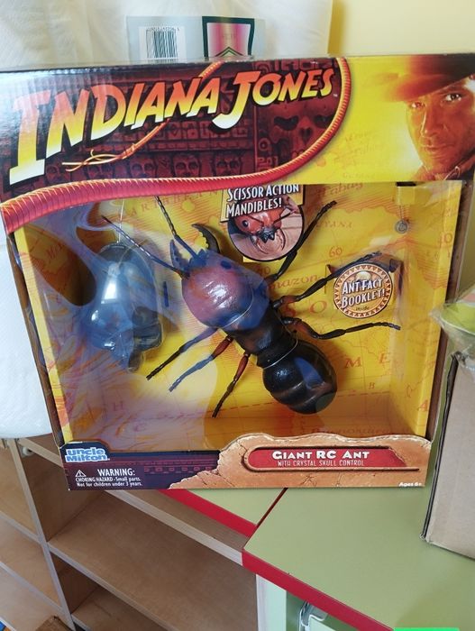 Mrówka Indiana Jones zdalnie sterowana