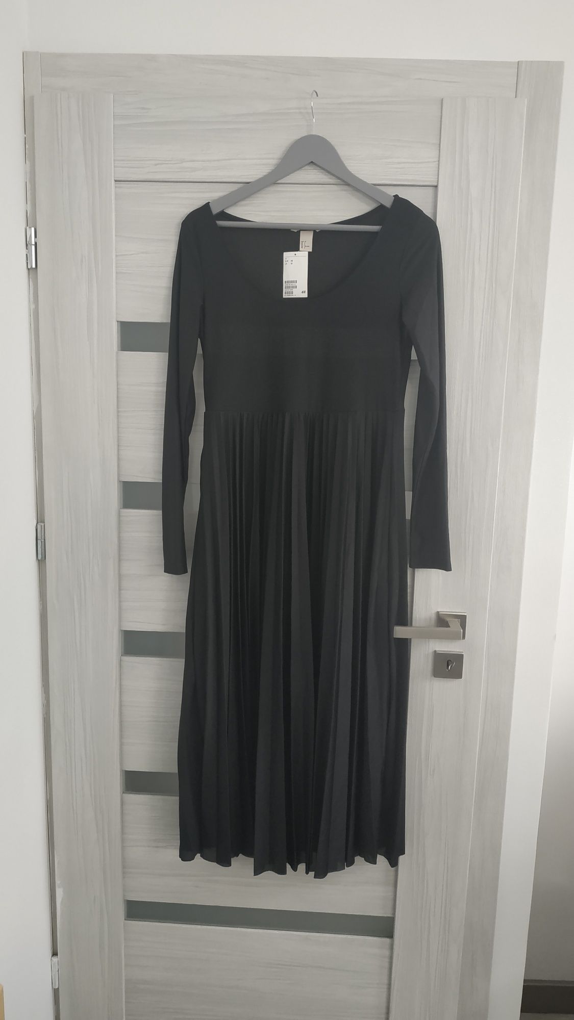 H&M sukienka plisowana czarna
