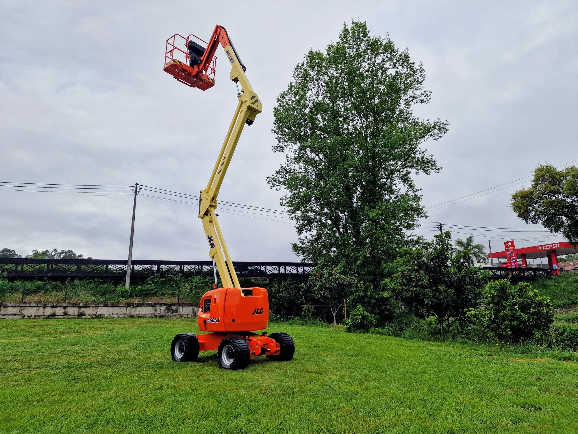 Plataforma elevatória jlg 16 m