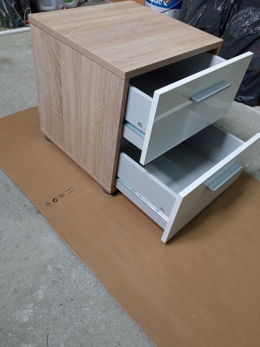 Montagem móveis pequenos