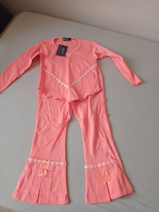 Piżamka dla dziewczynki.