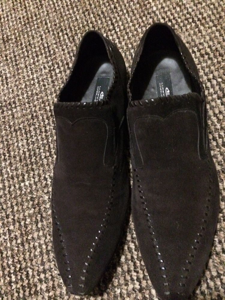 Продам мужские замшевые туфли. “Luciano Carvari”