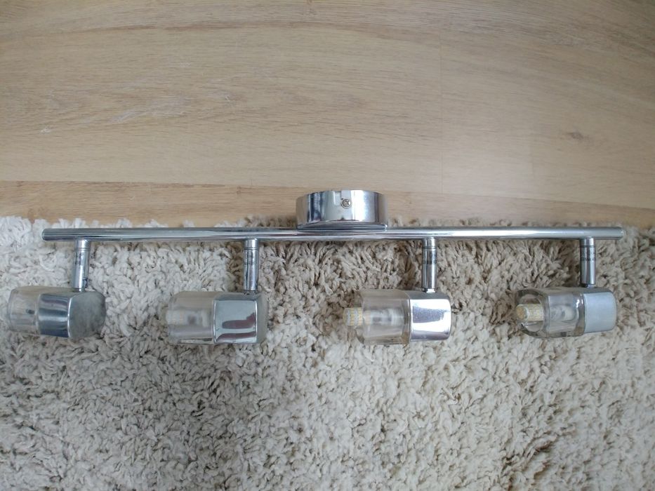 Sprzedam lampe z zarowkami typu Led