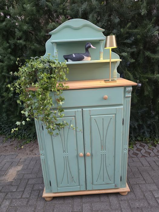 Szafa sosnowa  bieliźniarka