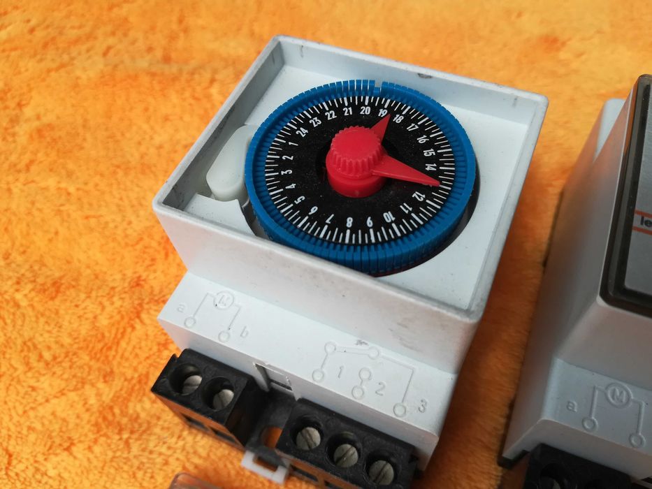 LEGRAND MicroRex T Zegar Sterujący Programator czasowy