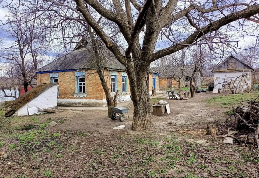 Пролам будинок в селі