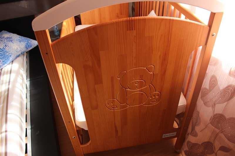 Berço Bébé com 1 mês de uso. sem colchão.