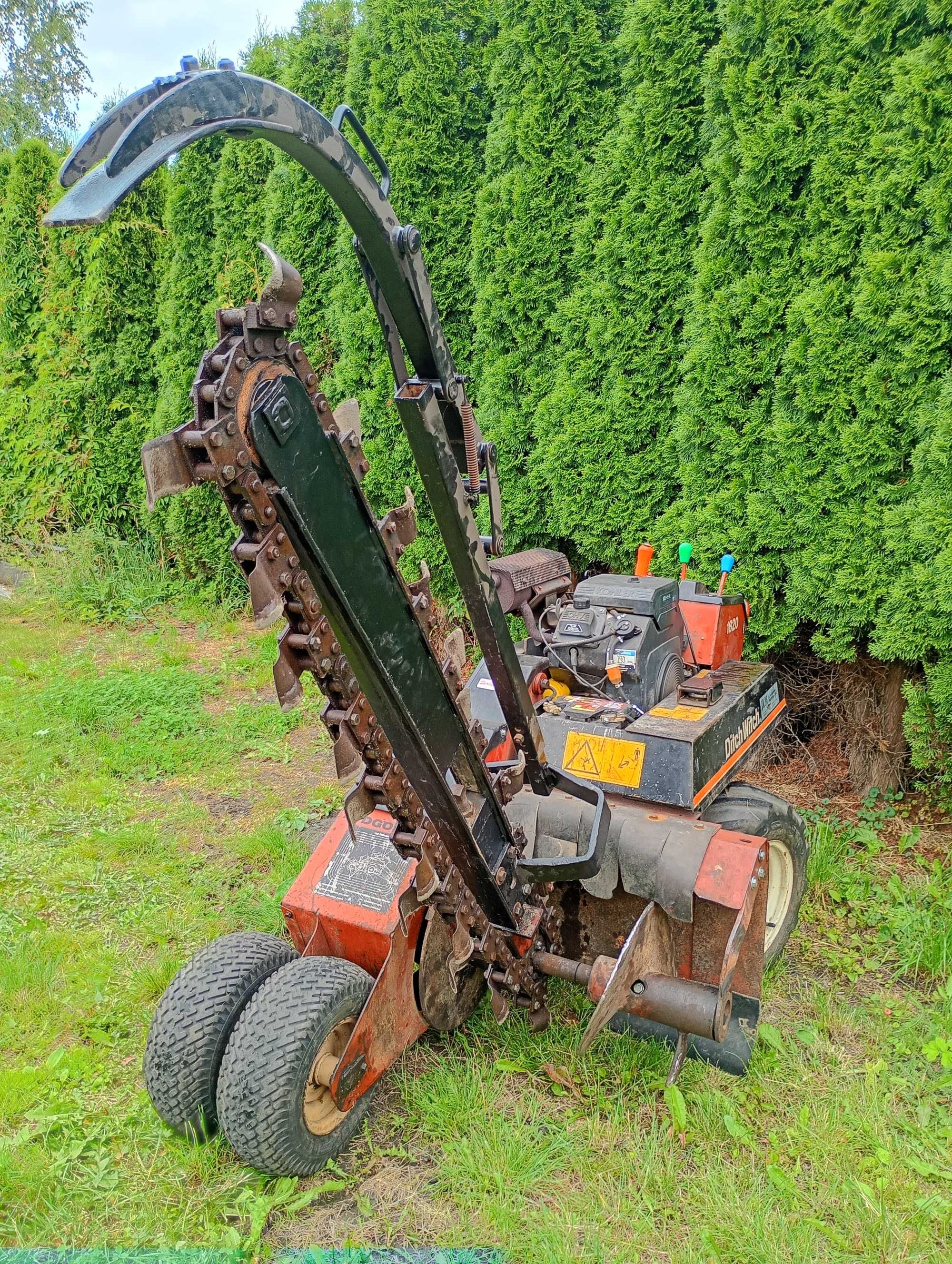 Wynajem: Koparka łańcuchowa Ditch Witch 1820 , wykopy liniowe , napęd