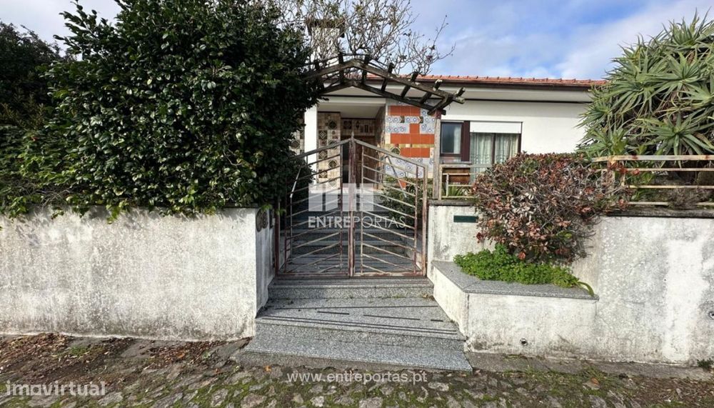 Venda de moradia V5 em bom estado geral, V. N. Anha, Viana do Castelo