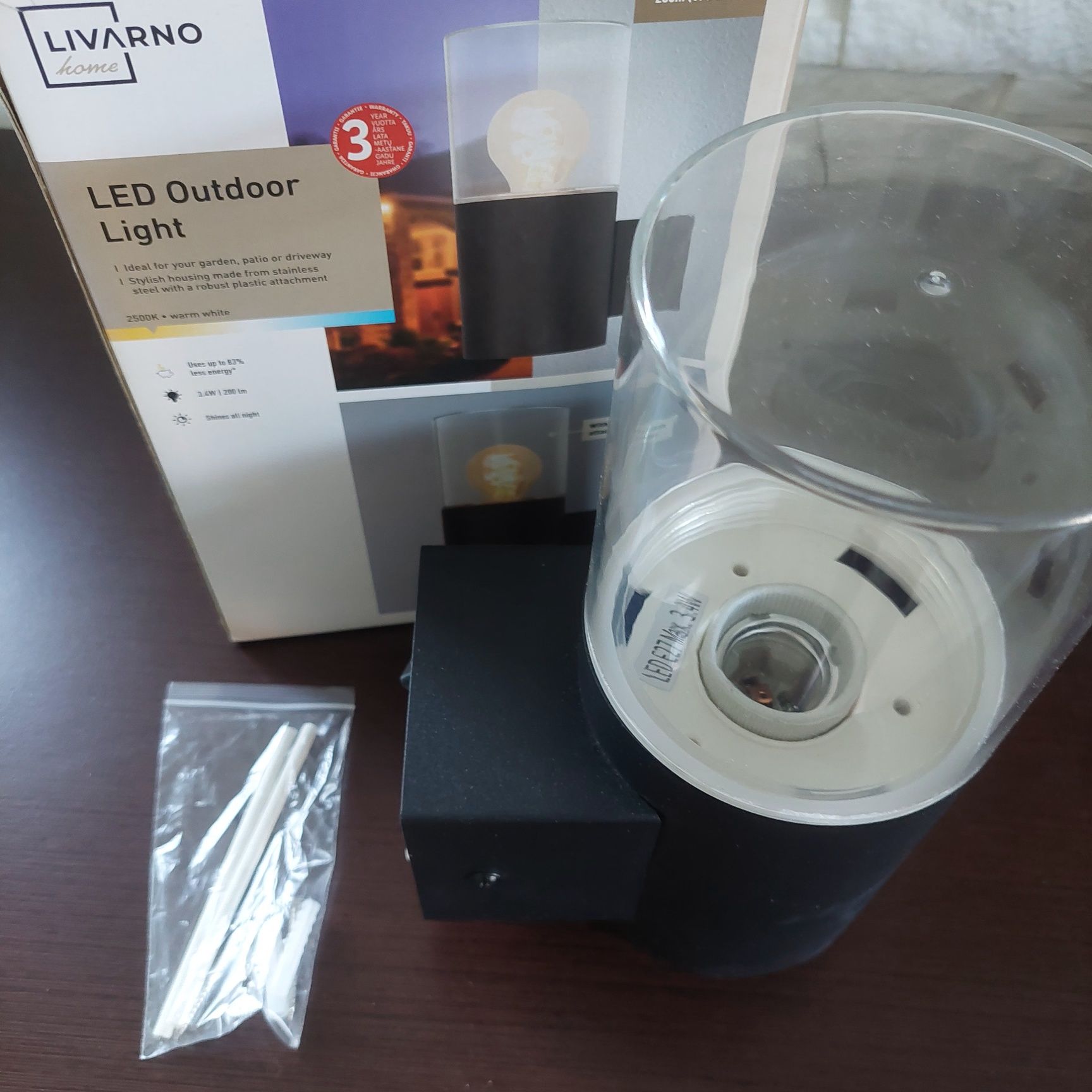Lampa zewnętrzna LED nowa