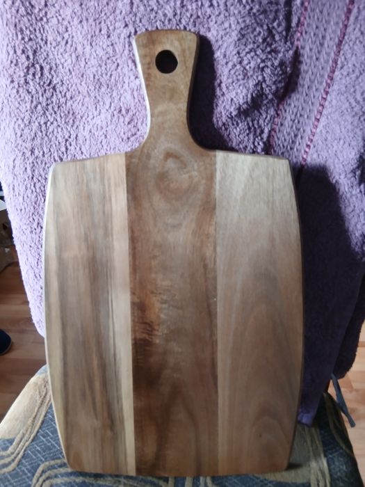 deska do krojenia z drewna akacjowego z uchwytem, drewniana deska