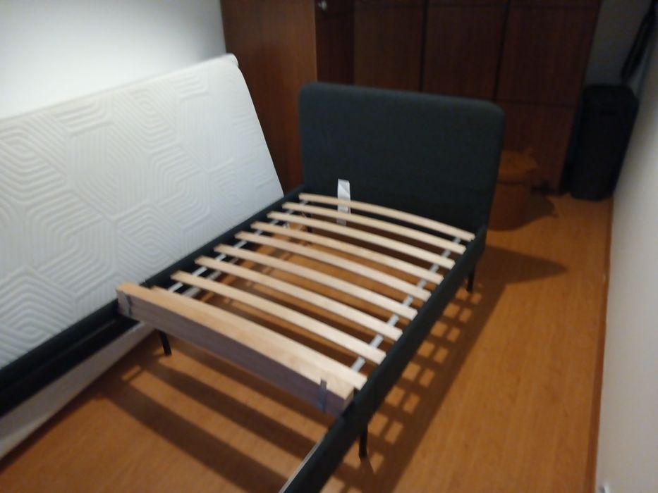 Sprzedam łóżko z materacem nowe