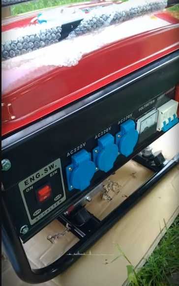 Генератор бензиновый Honda EM6500CXS 3,3 кВт трифазний електростартер