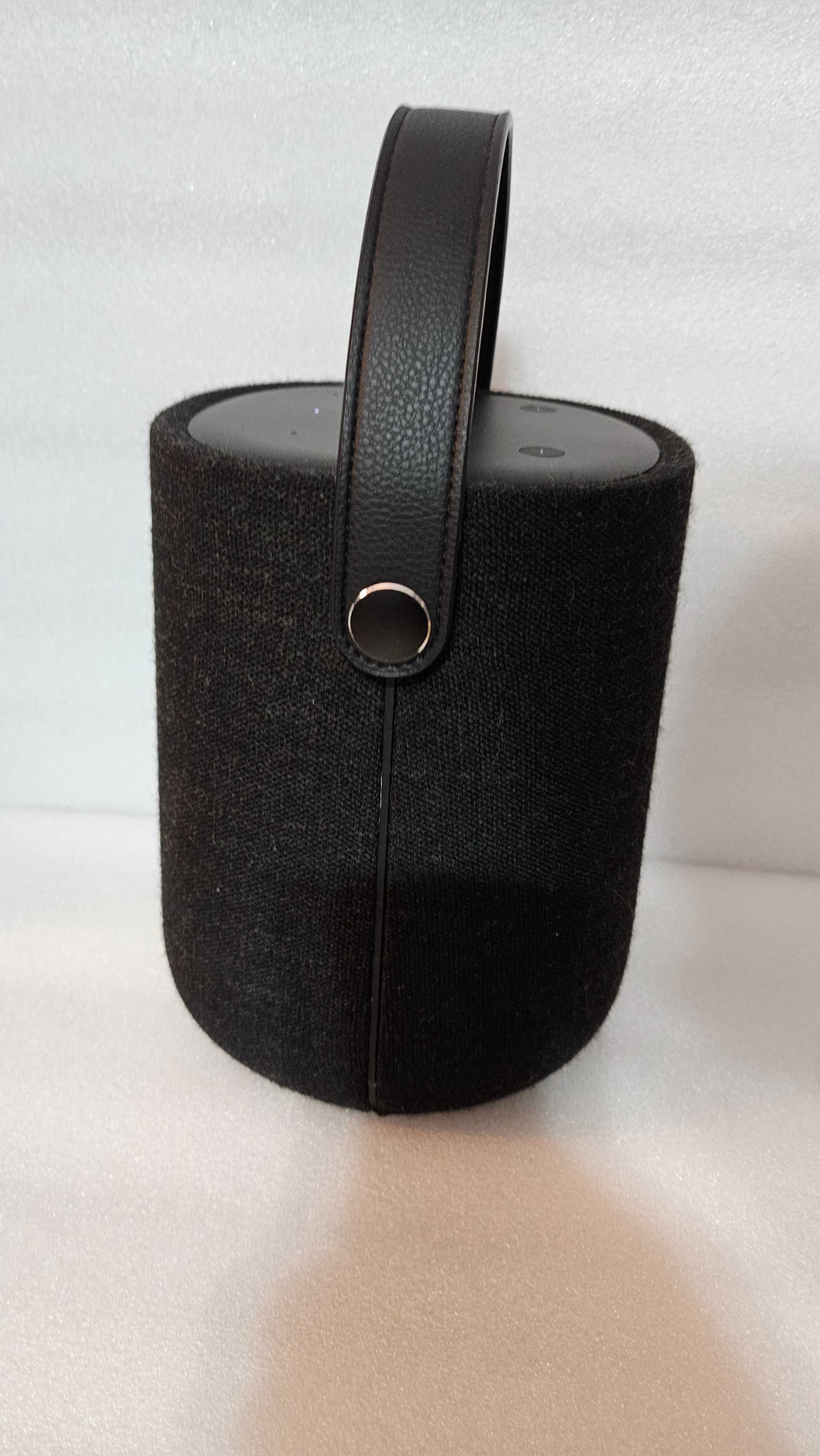 Glosnik bluetooth Harman kardon.