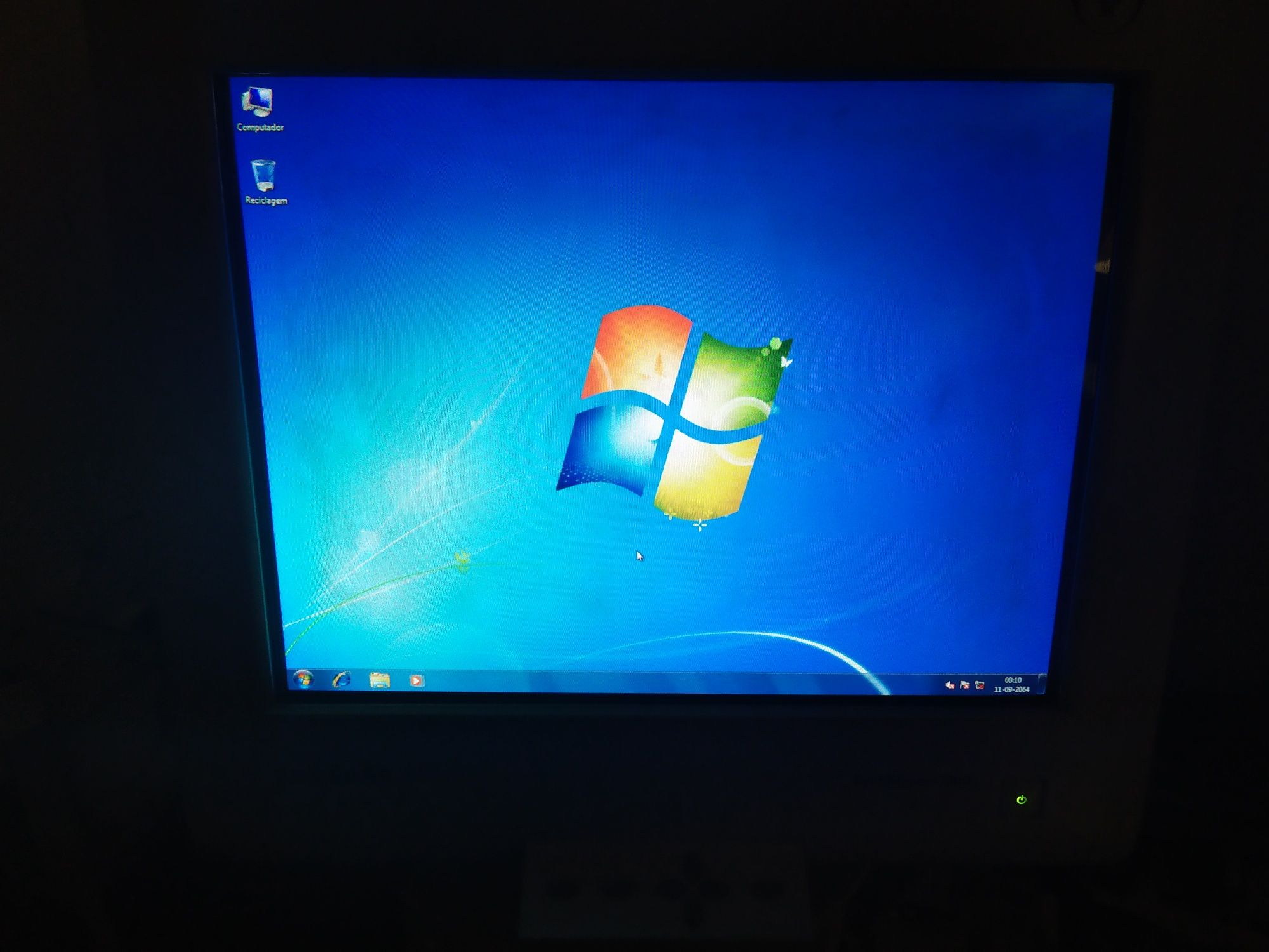 Monitor CRT Samsung SyncMaster 700 IFT