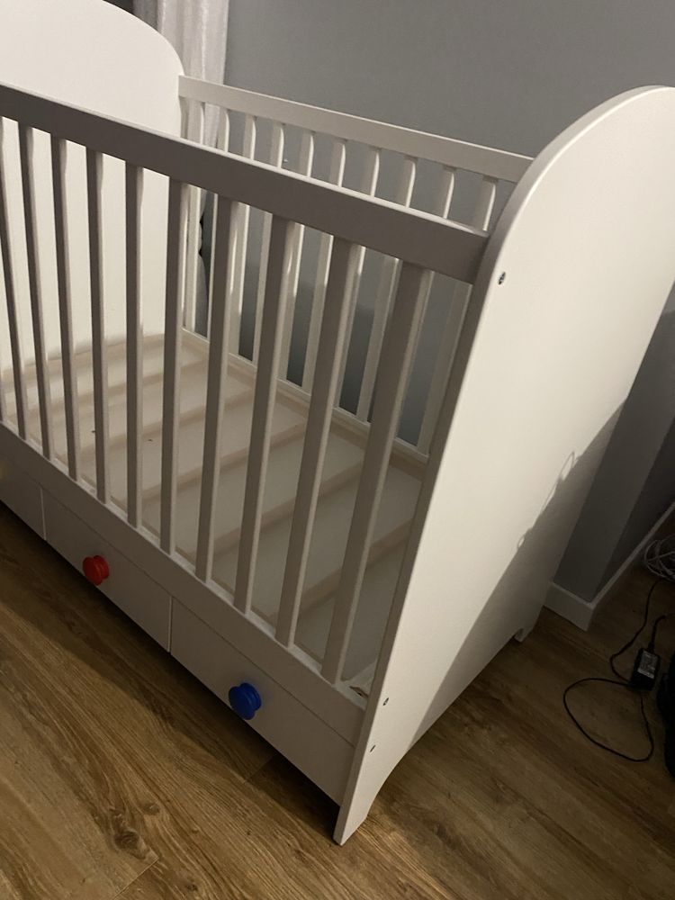 Drewniane łóżeczko ikea